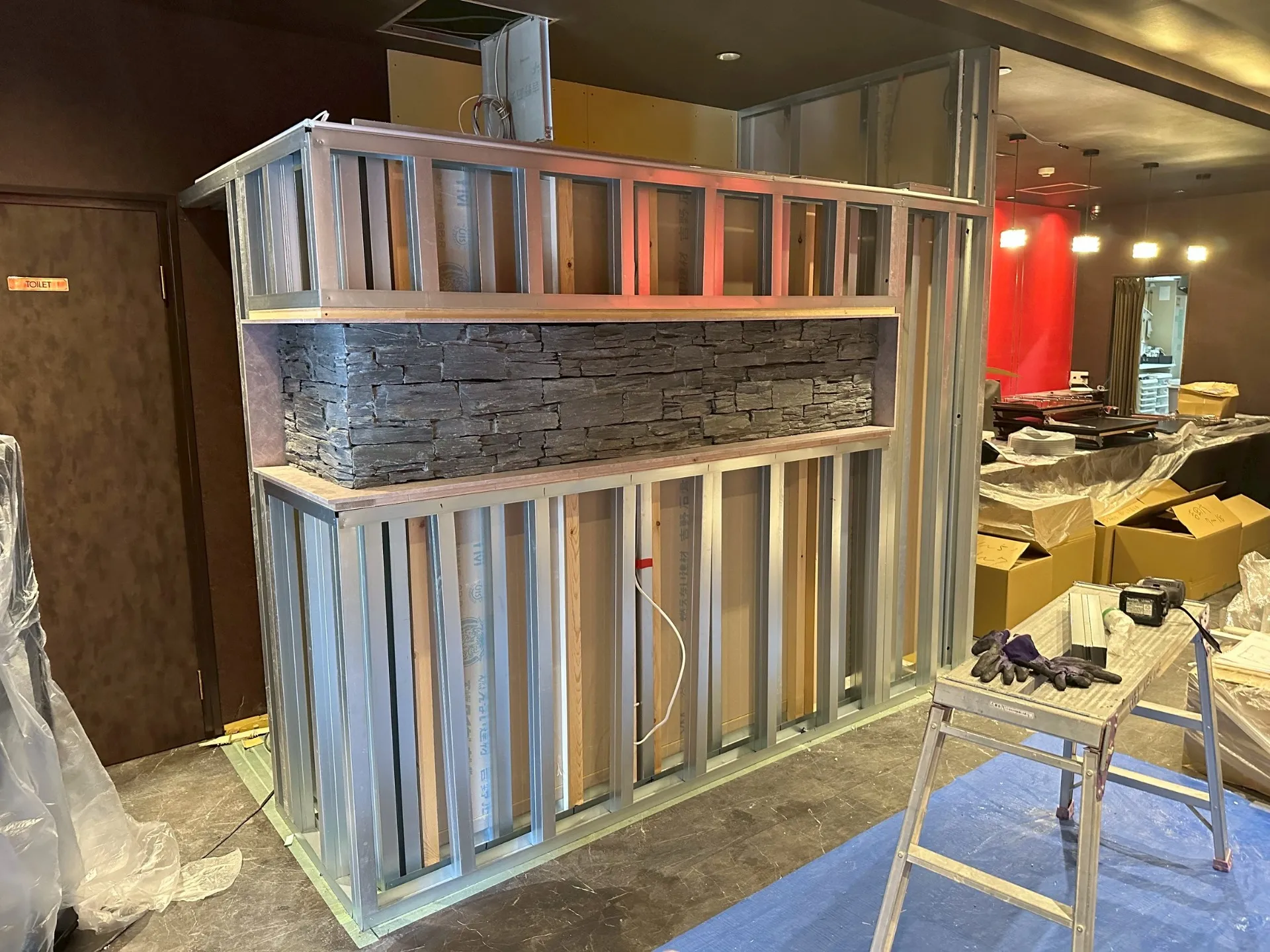 岐阜県ラウンジボトルラック作成